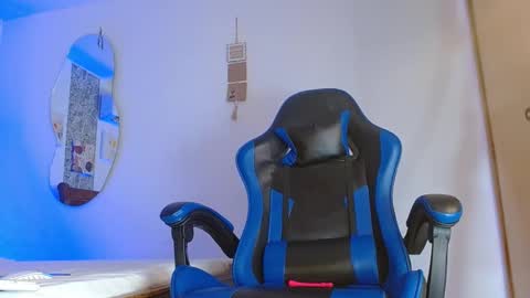 Mistery Guy online show from 12-02-25, 01:55