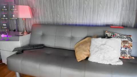 Snapshot of valentinos_ chatting on 11-19-25, 08:20 Valentinos online show from 11-19-25, 08:20