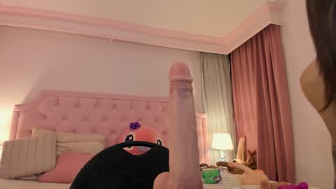 Vale Toro  online show from 12-28-24, 10:25