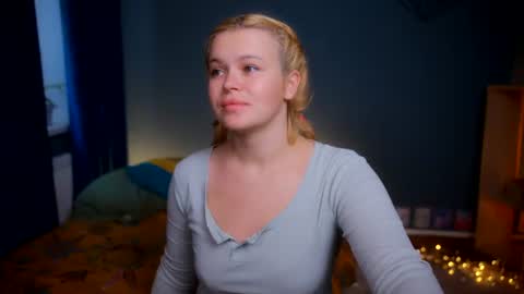 Snapshot of valeri______ chatting on 07-17-26, 07:15 valeri______ online show from 07-17-26, 07:15