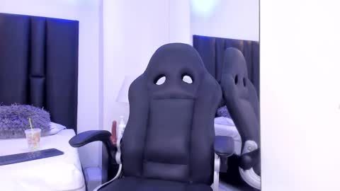 valeri_tafur online show from 02-12-25, 02:10