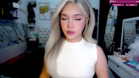 Snapshot of valeria_nikia chatting on 02-05-26, 11:37 VALERIA online show from 02-05-26, 11:37