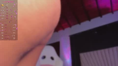 Snapshot of valeria_uribe22 chatting on 02-14-25, 11:53    online show from 02-14-25, 11:53