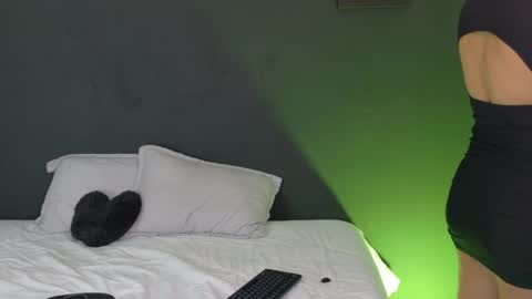 valeriaa cruz online show from 06-04-26, 12:27