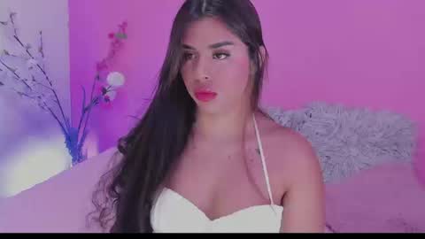 Snapshot of valeriaruiz_1 chatting on 09-26-25, 04:00 Valeria online show from 09-26-25, 04:00