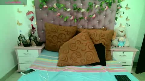 La valerie26 online show from 02-20-25, 04:50