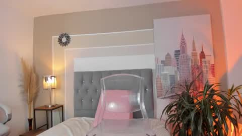 Snapshot of valeriavibes chatting on 12-20-24, 11:16 Valeria online show from 12-20-24, 11:16