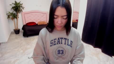 Valerie fox online show from 11-01-25, 02:19