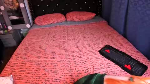 Snapshot of valerie_luxe_ chatting on 02-06-25, 11:43 valerie luxe online show from 02-06-25, 11:43