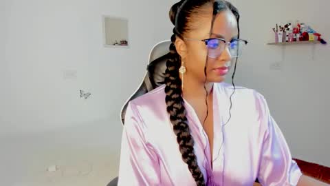 Snapshot of valeriebl chatting on 09-11-25, 10:54 Valerie Blake online show from 09-11-25, 10:54