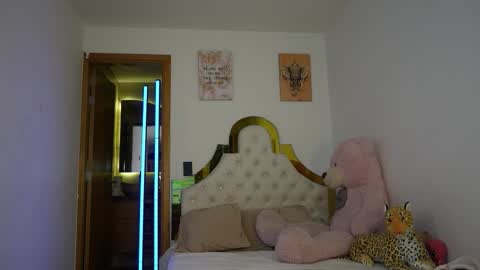 valeriecollinss_ online show from 12-03-25, 10:30