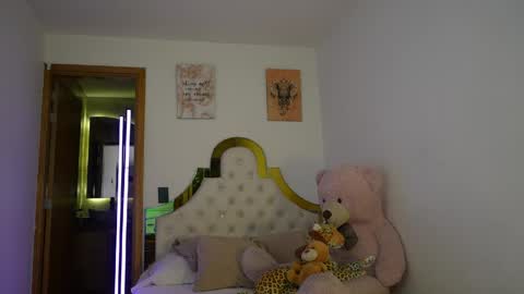 Snapshot of valeriecollinss_ chatting on 06-02-26, 01:18 valeriecollinss_ online show from 06-02-26, 01:18