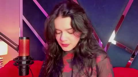 Snapshot of valeriekay_ chatting on 05-10-26, 02:11 Valeria online show from 05-10-26, 02:11