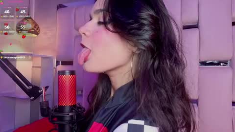 Snapshot of valeriekay_ chatting on 05-11-26, 09:34 Valeria online show from 05-11-26, 09:34