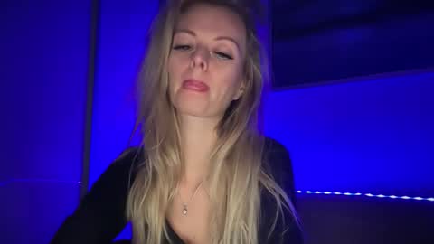 Valerie  online show from 04-11-26, 09:30