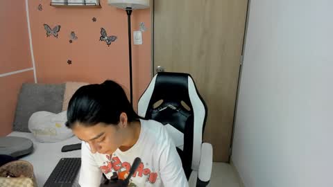 Juli C online show from 12-16-24, 09:09