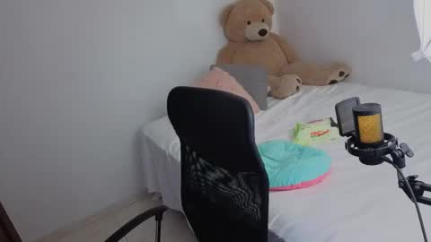 Snapshot of valerihouse_ chatting on 05-14-26, 02:07 valerihouse_ online show from 05-14-26, 02:07
