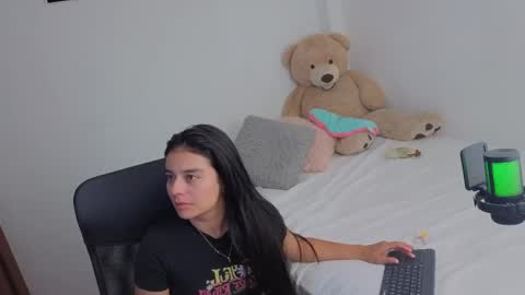 Snapshot of valerihouse_ chatting on 05-20-26, 12:50 valerihouse_ online show from 05-20-26, 12:50