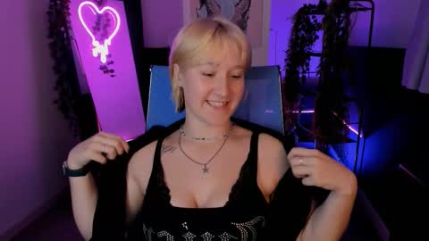 Snapshot of valeriiemills chatting on 09-09-25, 06:24 Valerie online show from 09-09-25, 06:24