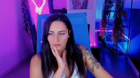 Snapshot of valeriiemills chatting on 09-12-25, 05:13 Valerie online show from 09-12-25, 05:13