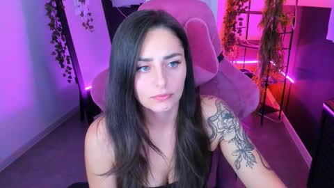 Snapshot of valeriiemills chatting on 10-03-25, 04:26 Valerie online show from 10-03-25, 04:26
