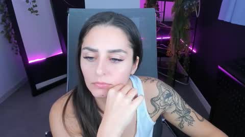 Valerie online show from 10-22-25, 03:01