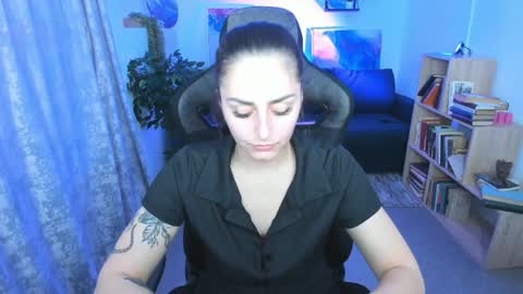 Valerie online show from 04-02-26, 01:53