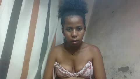 Snapshot of valerinezah chatting on 03-08-26, 06:01 valerinezah online show from 03-08-26, 06:01