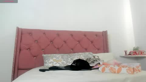 valery_hot692 online show from 05-19-26, 07:20