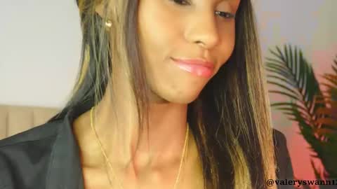 Snapshot of valery_swan1 chatting on 12-18-25, 04:40 Valery swan1 online show from 12-18-25, 04:40