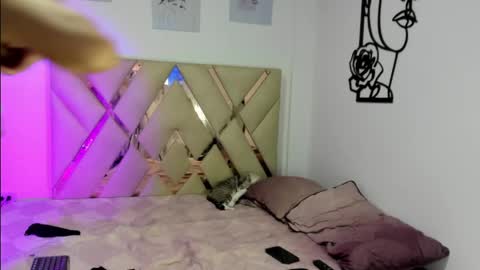 Snapshot of valery_sweet04 chatting on 05-20-26, 10:05 valery_sweet04 online show from 05-20-26, 10:05