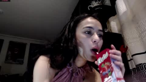 Snapshot of valerybaker1 chatting on 02-19-25, 05:38 B V Naughty online show from 02-19-25, 05:38