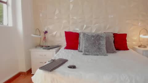 Snapshot of valerydiamond_ chatting on 01-31-25, 12:29 Valery online show from 01-31-25, 12:29