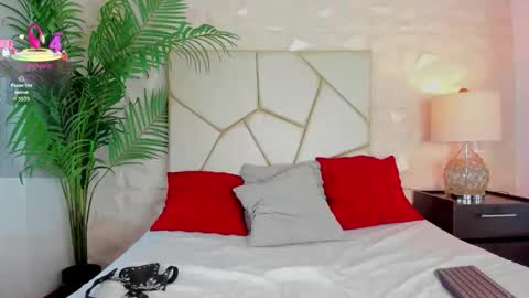 Snapshot of valerydiamond_ chatting on 10-08-25, 09:45 Valery online show from 10-08-25, 09:45