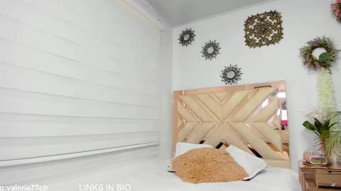 VALERIA online show from 01-05-25, 02:52