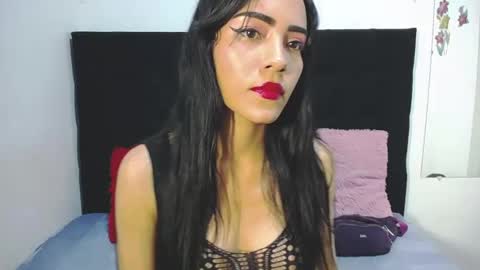 Snapshot of valerythompsonper chatting on 03-16-26, 03:12 valery online show from 03-16-26, 03:12