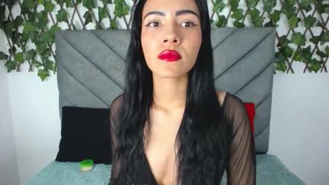 Snapshot of valerythompsonper chatting on 03-27-26, 03:56 valery online show from 03-27-26, 03:56