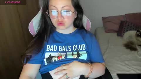 Snapshot of valeryvass_07 chatting on 12-12-24, 12:59 My name is Valery... Nice to meet you  thumb up me please its important online show from 12-12-24, 12:59