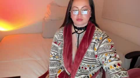 Snapshot of valeryvass_07 chatting on 01-10-25, 03:07 My name is Valery... Nice to meet you  thumb up me please its important online show from 01-10-25, 03:07