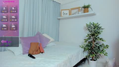 Snapshot of valerywalker7 chatting on 12-06-24, 07:12 Valery Walker online show from 12-06-24, 07:12