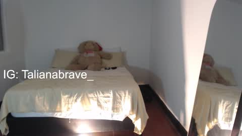 Snapshot of valientegirl_ chatting on 11-23-25, 05:29 VALIENTE online show from 11-23-25, 05:29