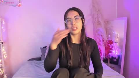 Snapshot of valk_diaz chatting on 05-10-26, 05:45 Valk online show from 05-10-26, 05:45