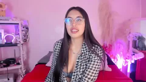 Snapshot of valk_diaz chatting on 05-21-26, 05:25 Valk online show from 05-21-26, 05:25