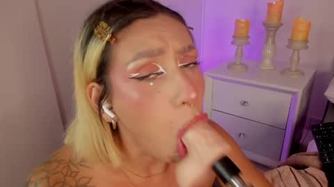 valka_doll online show from 05-19-26, 08:04