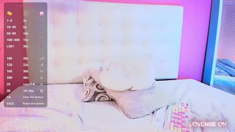 Snapshot of valkiria_moore chatting on 12-22-24, 10:58 Valkiria moore online show from 12-22-24, 10:58