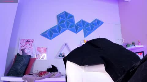 Valkiria online show from 04-13-26, 05:46