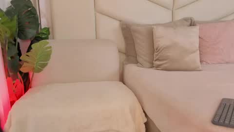 ValkyBes online show from 06-07-26, 11:52