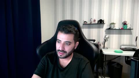 Roberto Carlos online show from 10-23-25, 12:21