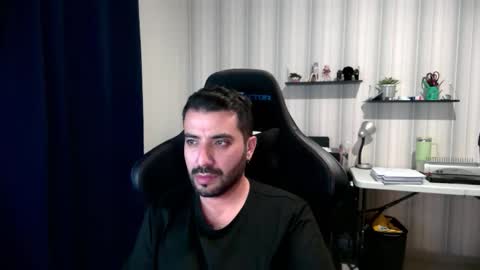 Roberto Carlos online show from 10-24-25, 11:45