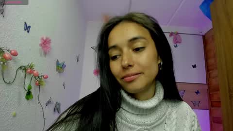 Snapshot of vallery_evanss chatting on 12-18-24, 01:05 Taty independent account online show from 12-18-24, 01:05